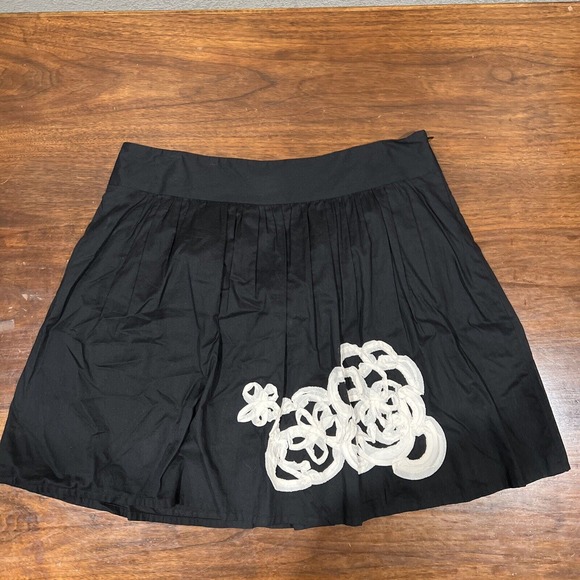 LOFT Dresses & Skirts - Loft‎ Skirt Women 10 Black Cotton Embroidered Pleated